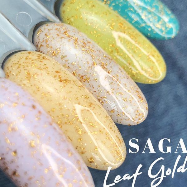 Топ для ногтей с золотыми хлопьями потали Saga Leaf Gold, 8мл N03245 фото