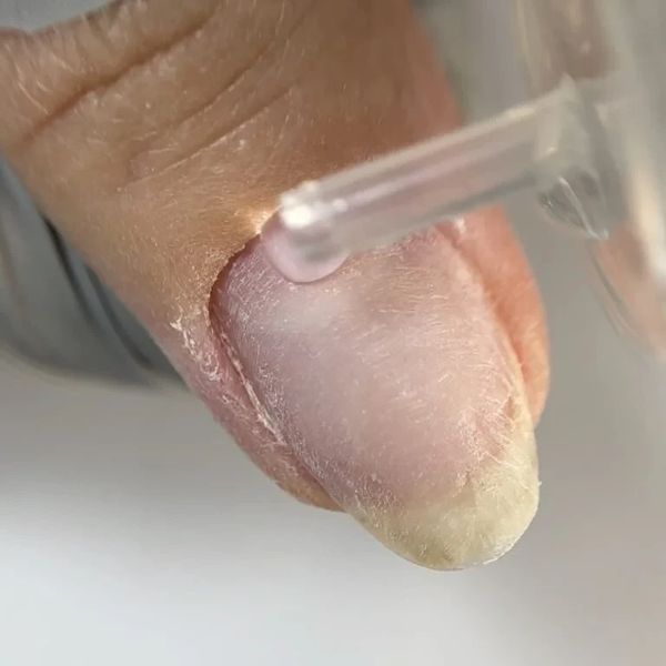 Регенерирующий кутикул ремувер для маникюра и педикюра NAILSOFTHEDAY Cuticle Remover, мочевина 10%, 60 мл 48248288 фото