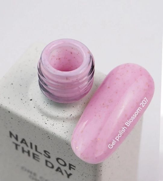 Гель-лак NAILSOFTHEDAY Gel polish Blossom &mdash; нежно-розовый с золотой талью гель&ndash;лак для ногтей, 10 мл 927014 фото