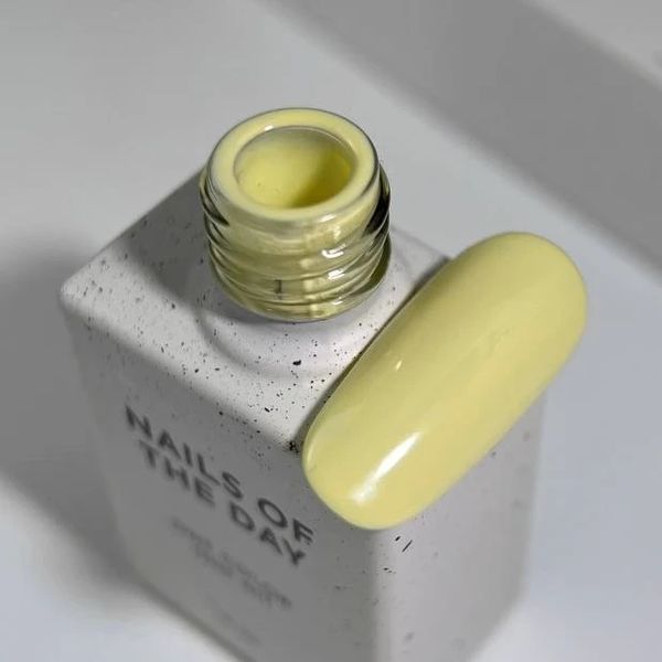 Гель лак NAILSOFTHEDAY Color of the month July 2025 Banana Cream &mdash; цвет луны нежно-желтый кремово-банановый, 1 890001 фото